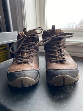 Merrell Women’s Siren Traveller q2 Mid Waterproof Hiking Boot